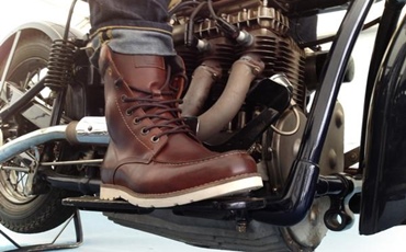 7 Best Motorcycle Boots - (Reviews & Guide 2022)